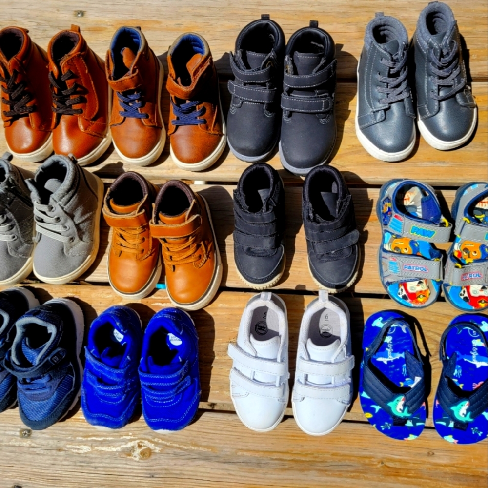 📢 FLASH SALE 🌠12 pair 🤱 Sandals , Boots, Sneakers, High Tops